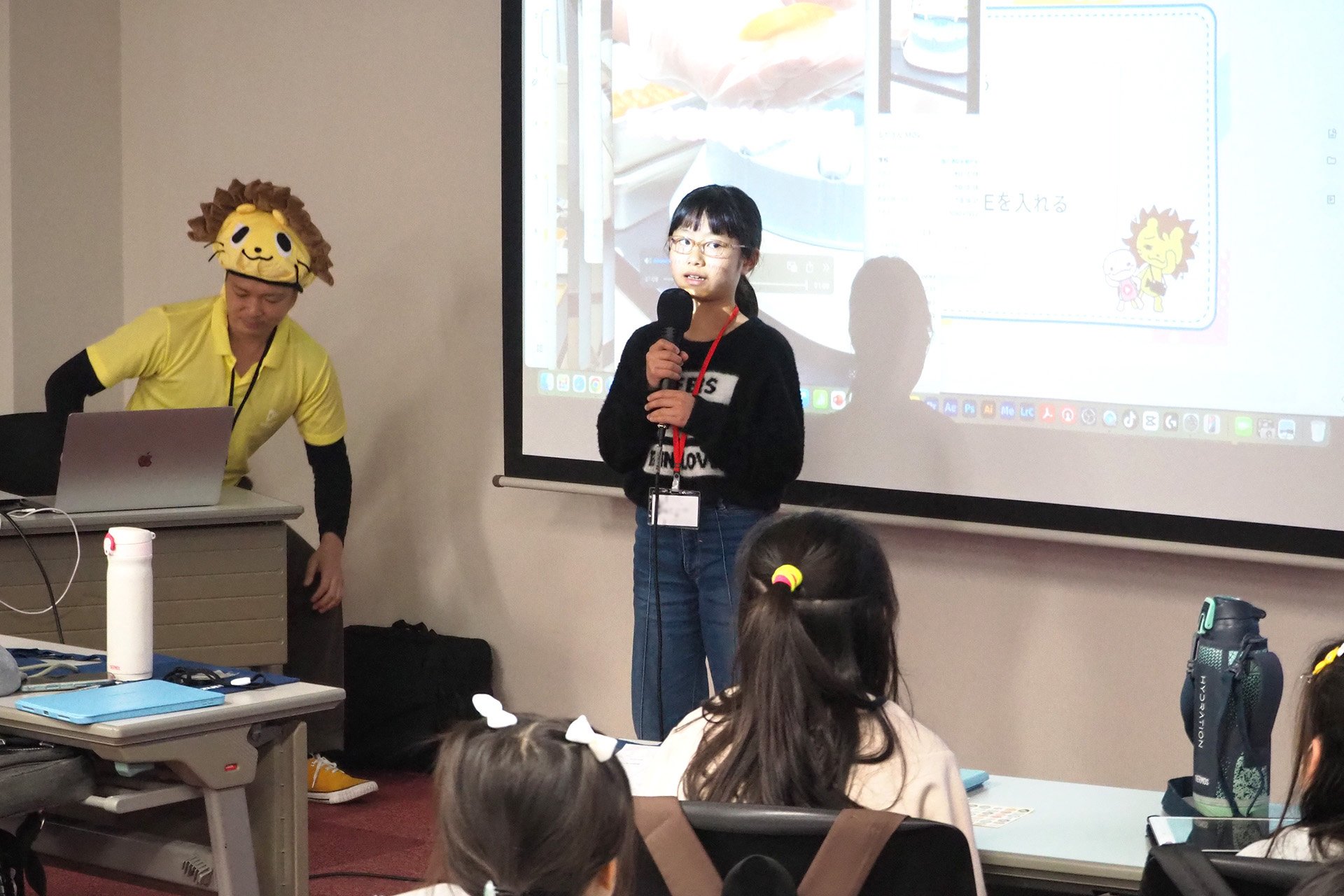 P3271609 名札 社内報