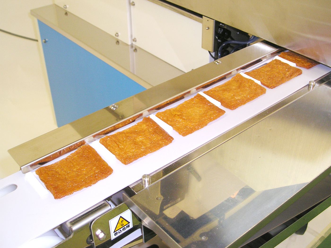 いなり寿司製造機 FIW-SNC｜鈴茂器工