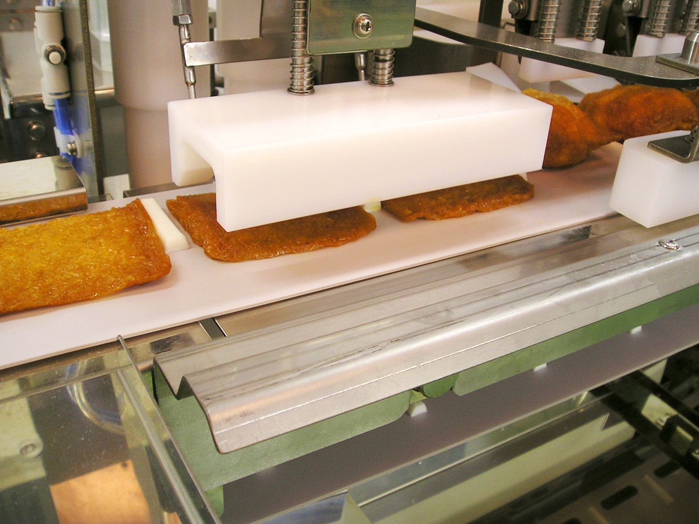 おいなり いなり寿司製造機 FIW-SNC｜鈴茂器工