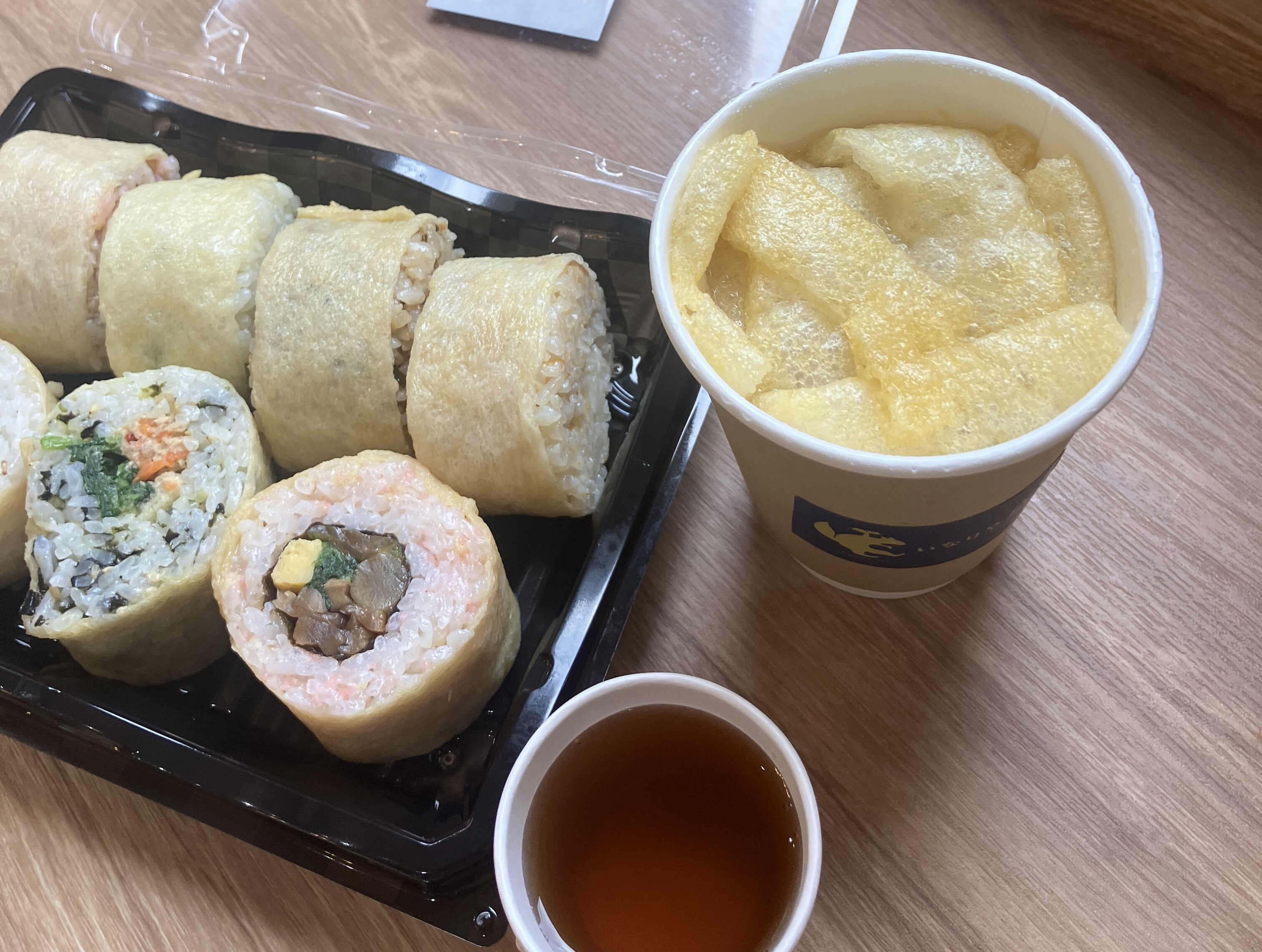 酢飯のムラ」と「手作業の重労働」を解消！SUZUMOの酢合わせ機による